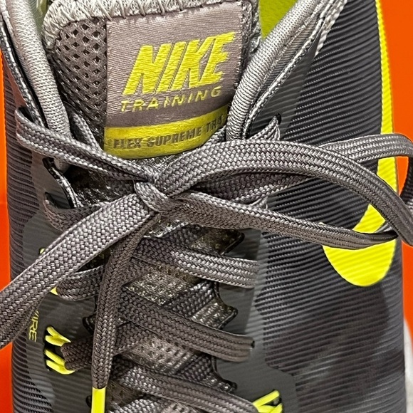 Like New: Nike Flex Supreme TR 4 Running Sneakers, Women’s Size 9.5 - Picture 5 of 8